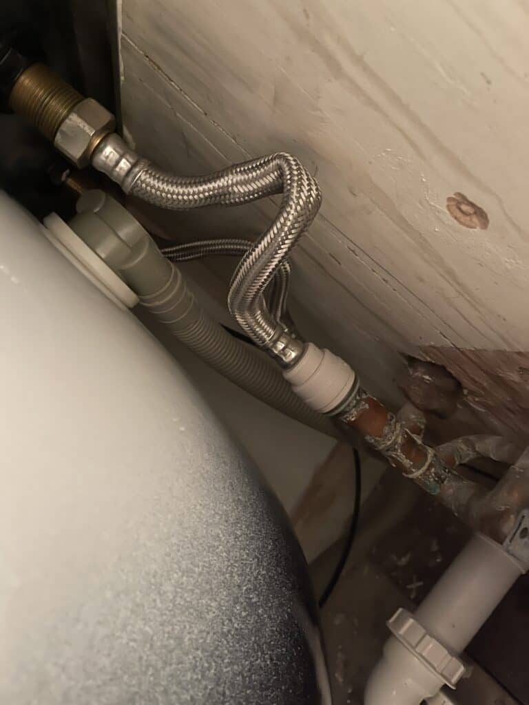 How to stop your bath Flexi-Hoses from Kinking! 3 kinked flexihose